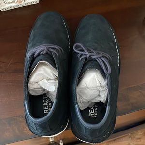 Kenneth Cole chukka boots